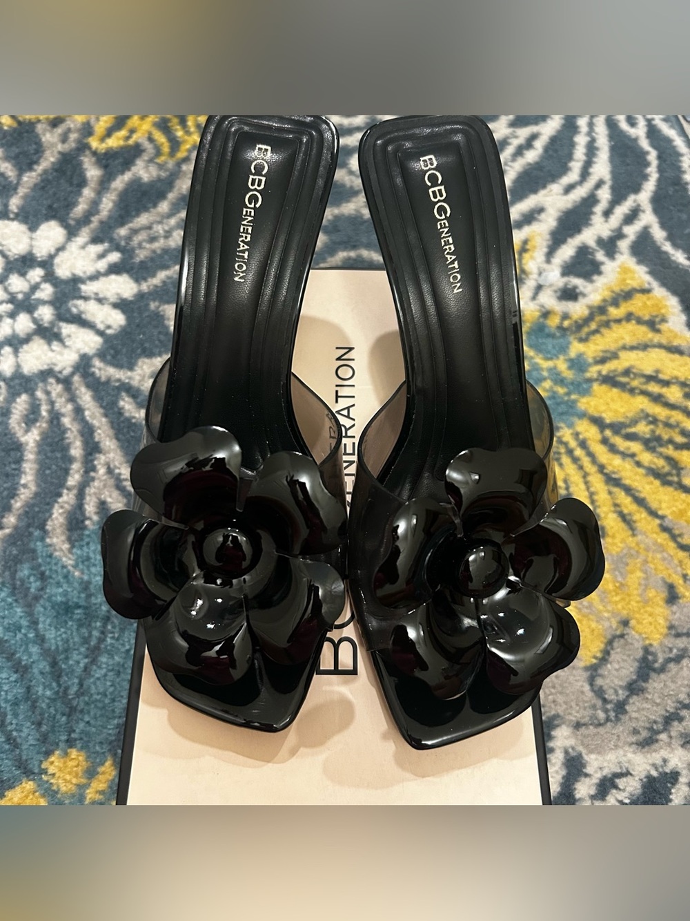 BCBGeneration Black Glossy Floral Slide Mules Size 9 GORGEOUS